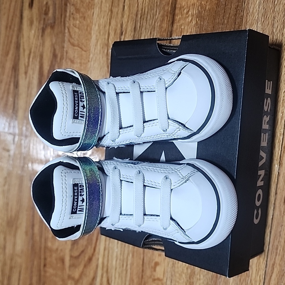 Converse toddler girl sneakers size 7.